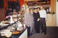 1995 dec - party in Sherbrooke (b).jpg 7.5K